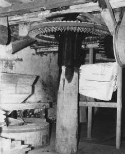 Enstone Mill, Enstone, internal, crown wheel, stones floor