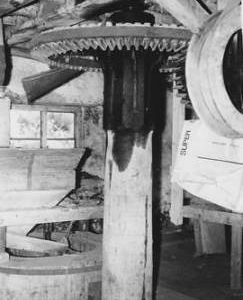 Enstone Mill, Enstone, internal, crown wheel, stones floor