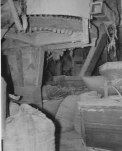 Pakenham Mill, Pakenham, internal, crown wheel, stones floor