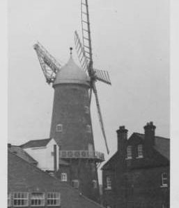 Maud Foster Tower Mill, Boston, side view, five sails, gallery, seven storeys