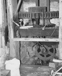 Stratton Mill, Stratton, internal, spur wheel and stone nut
