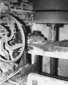 Cheriton Mill, Cheriton, internal, turbine control gear