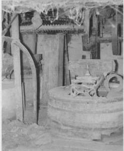 Longbridge Mill, Sherfield on Loddon, internal, crown wheel, stones floor