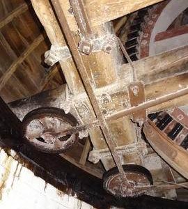 Cap frame and truck wheels; note rods which connect all the latter, Maud Foster Mill, Boston