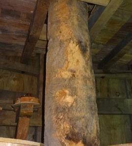 Upright shaft (original), post mill, Chinnor