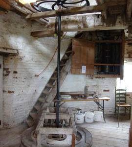 Engine-driven stones with vertical shaft and horizontal pulley, Great Mill, Haddenham