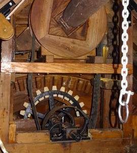 Brakewheel, sack hoist and sack hoist drive, Windmill Hill Mill, Herstmonceux