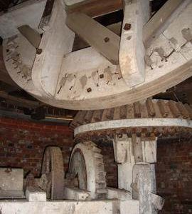 Brakewheel, wallower, upright shaft and sack hoist, Hickling Mill, Hickling