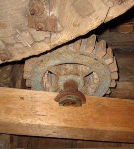 Tailwheel and dresser drive nut, post mill, Kibworth Harcourt