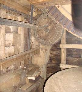 Brakewheel, brake lever and machine drive, post mill, Kibworth Harcourt