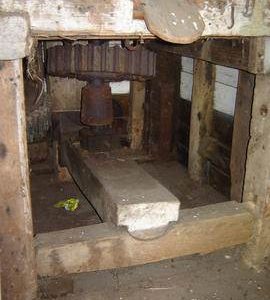 Hurst frame and stone nut, post mill, Madingley