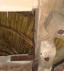 Cap frame and truck wheel, tower mill, Norton Lindsey