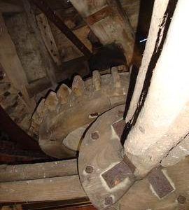 Brakewheel, wallower and sack hoist, tower mill, Norton Lindsey