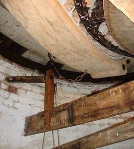 Brake and lever for (dis)engaging sack hoist, Ovenden's Windmill, Polegate