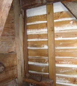 Hand tentering rod and screw, post mill, Ramsey