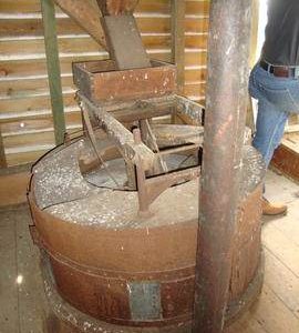 Tail upright shaft and headstones, post mill, Ramsey
