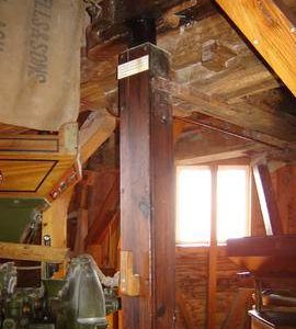 Engine drive upright shaft, smock mill, Sarre