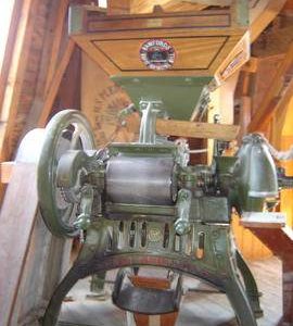 Oat roller, smock mill, Sarre