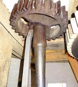 Stone nut with ratchet adjustment, tower mill, Stock