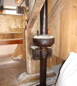 Upright shaft and dog clutch, Foster's Mill, Swaffham Prior