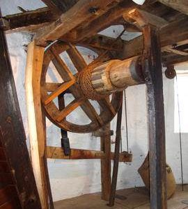 Sack hoist, Marsh Mill, Thornton