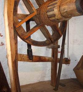 Sack hoist, Marsh Mill, Thornton