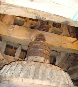 Brakewheel, windshaft and wallower, tower mill, Ullesthorpe