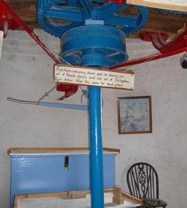 Auxiliary upright shaft and nut, tower mill, Waltham