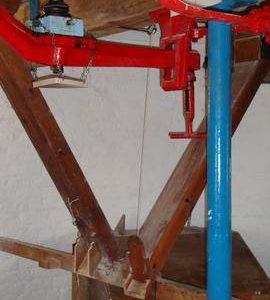 Tentering gear, spouts and support column, tower mill, Waltham