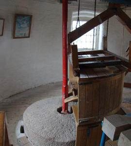 Stone nut, quant and stones, tower mill, Waltham