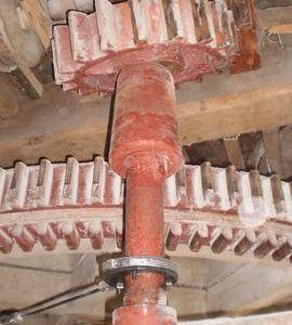 Great spur wheel and stone nut, Wicken Windmill, Wicken