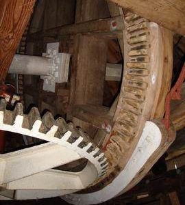 Brakewheel, wallower and windshaft, Cattell's smock mill, Willingham