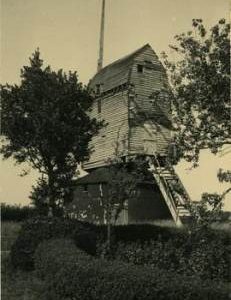 Post mill, Catfield, in a disused condition