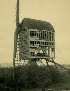 Post mill, Arncott, derelict