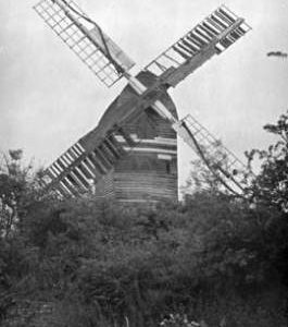 Post mill, Drinkstone, in a poor condition