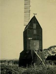 Post mill, Keysoe, getting derelict
