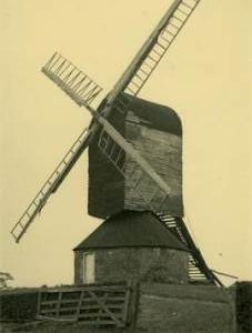 Post mill, Mountnessing, working