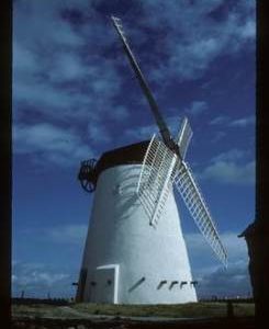 Melin Llynon, Llanddeusant, Tref Alaw, preserved with sails