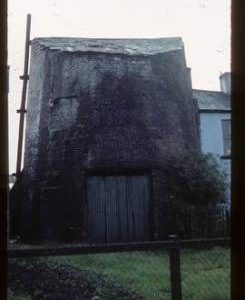 Roofed-over stump of tower mill