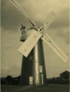 Pakenham Windmill, Pakenham, in working order