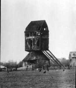 Post mill, Fenstanton, derelict