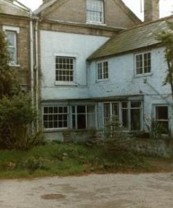 Front of unidentified building