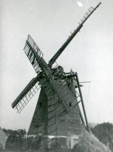 North Mill, Freckenham, missing cap and broken sails