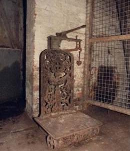 Sack scales, Pegg's Farm Mill, Iwerne Minster