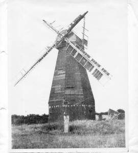 Meads Mill, Milton Regis, with two broken sweeps