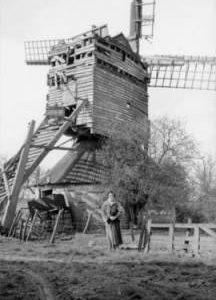 Post mill, Hartest, dilapidated