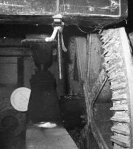 Pit wheel and vertical shaft bearing, Titchfield Mill, Titchfield