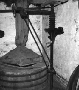 Stone lifting crane, Padner's Mill, Alderholt