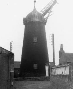 Heapham Windmill Exterior 2