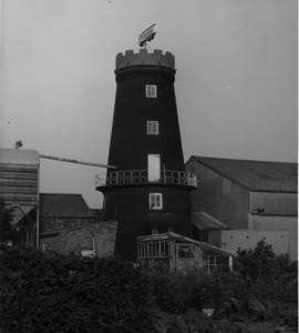 Huttoft Windmill Exterior 2